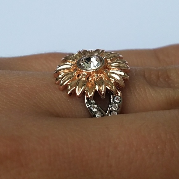 NEW Rose gold tone and silver tone Sunflower Ring - Picture 2 of 2